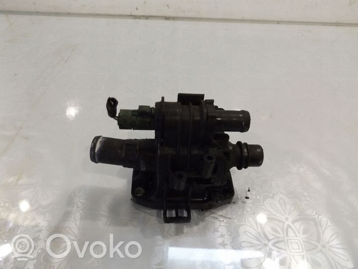 Ford Focus C-MAX Thermostat/thermostat housing 