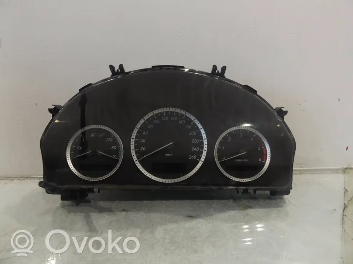 Mercedes-Benz C AMG W204 Tachimetro (quadro strumenti) A2045409848