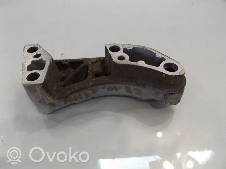 Citroen C3 Engine mounting bracket 