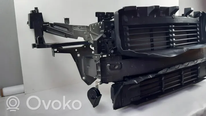 Volvo XC40 Pannello di supporto del radiatore 