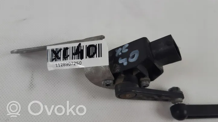 Volvo XC40 Sensore di livello faro/fanale 32221477