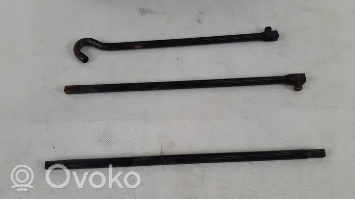 Toyota Land Cruiser (J150) Hansikaslokero 09120-60220