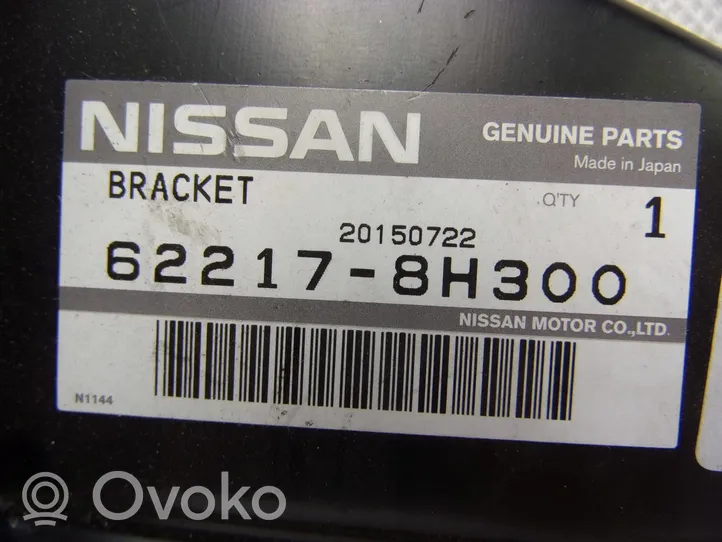 Nissan X-Trail T32 Support de montage de pare-chocs avant 62217-8H300