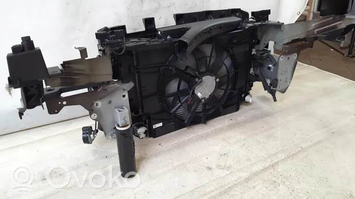 Volvo XC40 Pannello di supporto del radiatore 