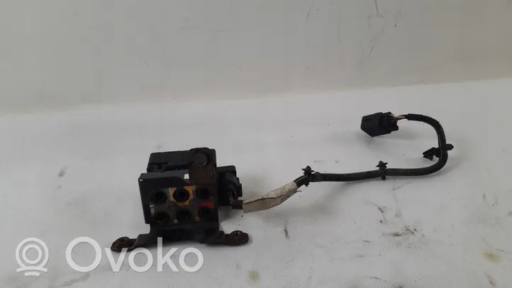 Volvo XC90 Pneumatic air compressor holding bracket 31360723