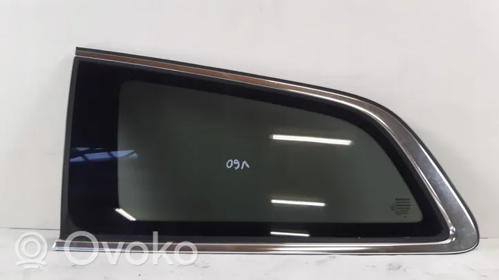 Volvo V60 Fenêtre latérale avant / vitre triangulaire 