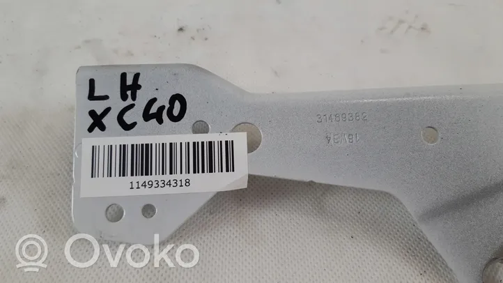 Volvo XC40 Etulokasuojan suojien kiinnike 31469382