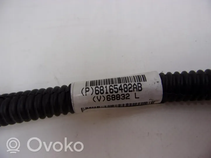 Jeep Cherokee Câble de batterie positif 04692269AI