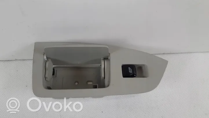 Volvo XC90 Popielniczka deski rozdzielczej 