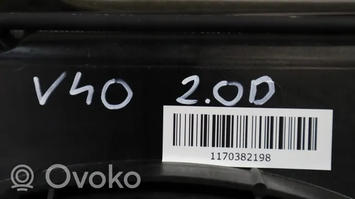 Volvo V40 Jäähdyttimen kehyksen suojapaneeli 
