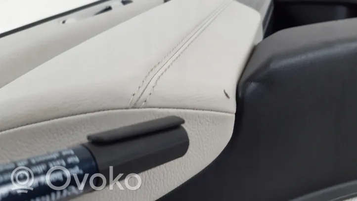 Land Rover Range Rover Velar Apmušimas galinių durų (obšifke) 