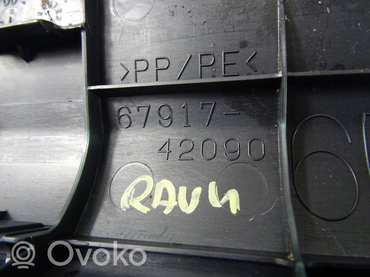 Toyota RAV 4 (XA40) Takaoven kynnyksen suojalista 6791742090