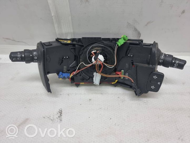 Renault Clio III Leva/interruttore dell’indicatore di direzione e tergicristallo 8200906799