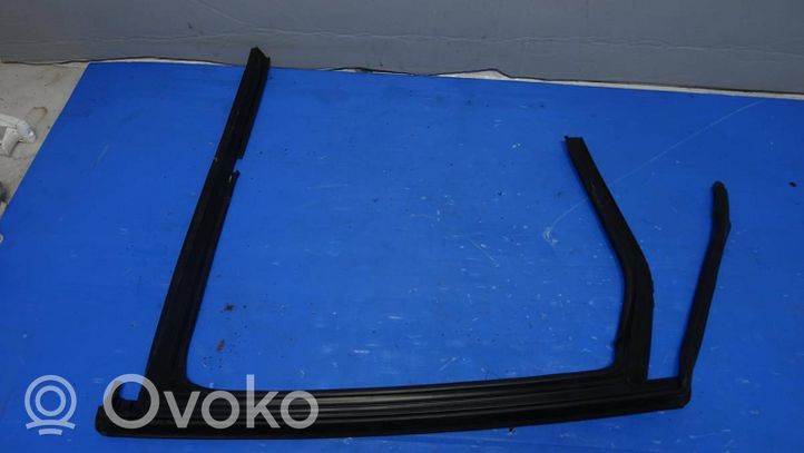 Volvo V40 Rivestimento modanatura del vetro della portiera posteriore 31278599