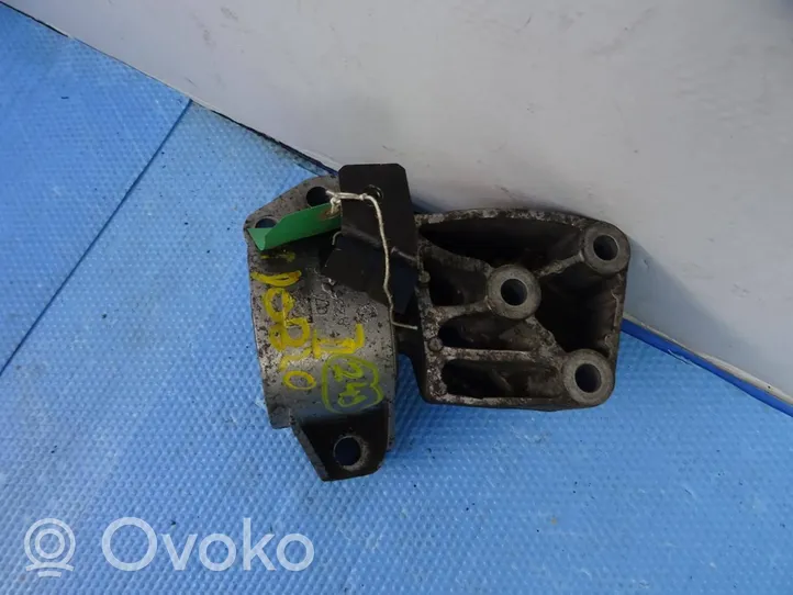 Fiat Doblo Supporto di montaggio del motore 51799110