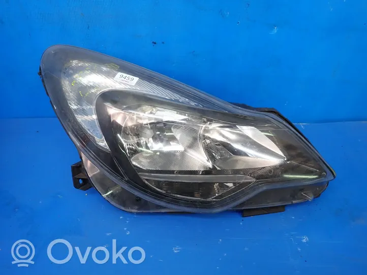 Opel Corsa D Lampa przednia 13446800