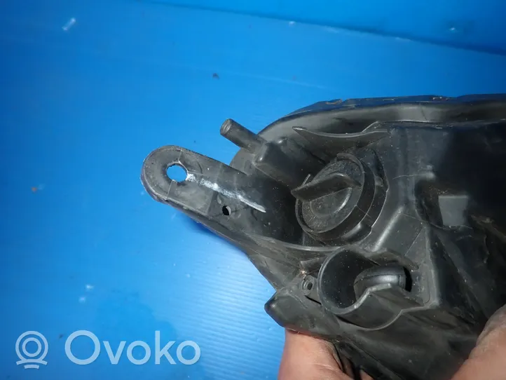 Opel Corsa D Lampa przednia 13446800