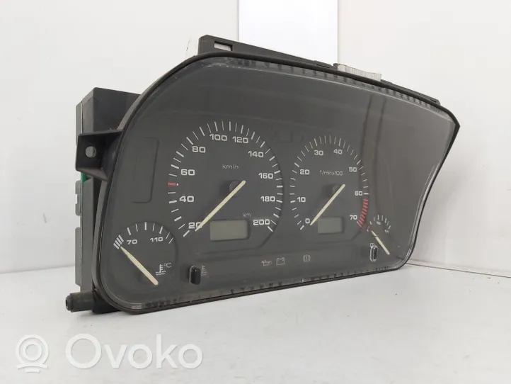 Volkswagen Golf III Compteur de vitesse tableau de bord 5411004600