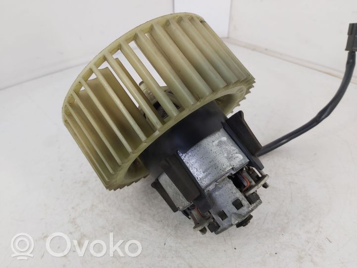 Audi 80 90 B3 Ventola riscaldamento/ventilatore abitacolo 