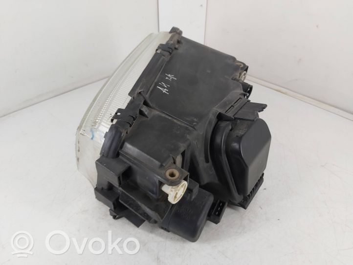 Audi A4 S4 B5 8D Phare frontale 8D0941003A