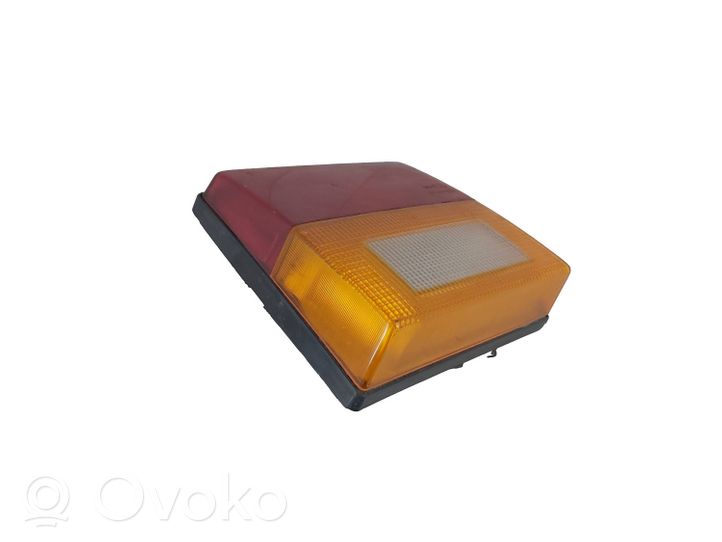 Audi 100 200 5000 C3 Luci posteriori del portellone del bagagliaio 445945093