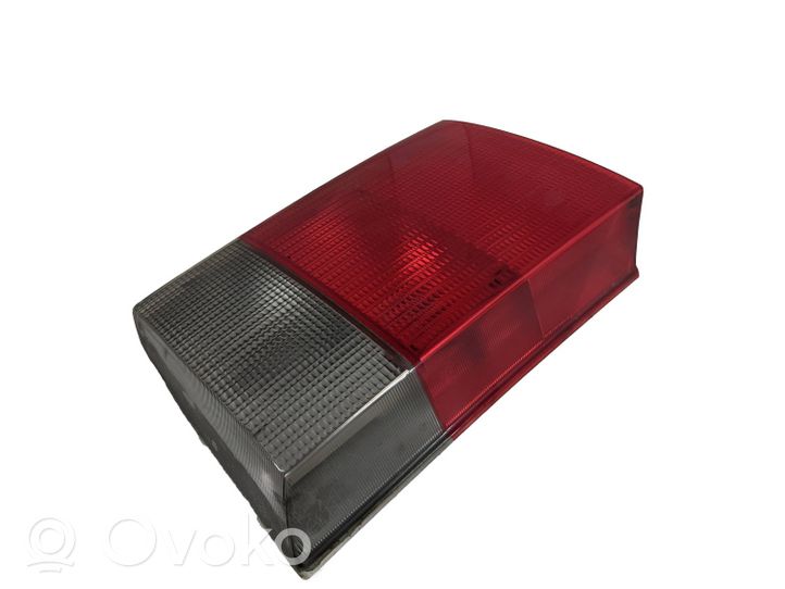 Audi A6 S6 C4 4A Lampy tylnej klapy bagażnika 4A0945093