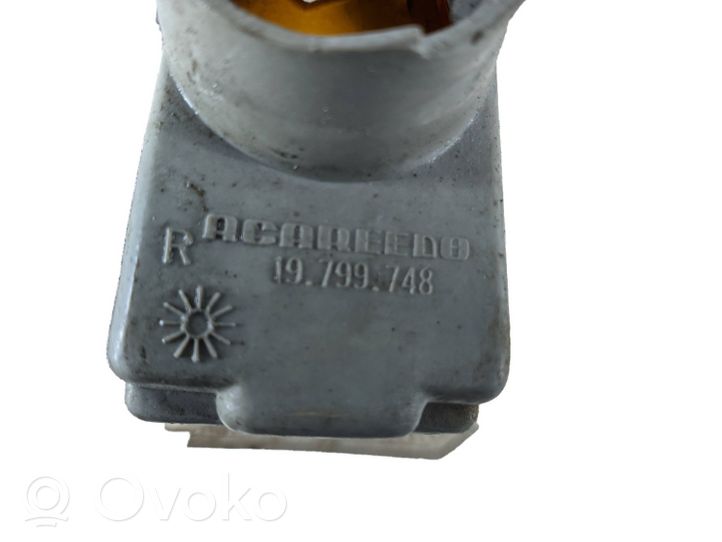 Opel Omega A Front indicator light 19799748