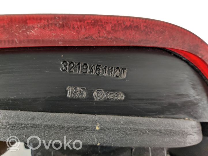 Volkswagen PASSAT B2 Galinis žibintas kėbule 321945112T