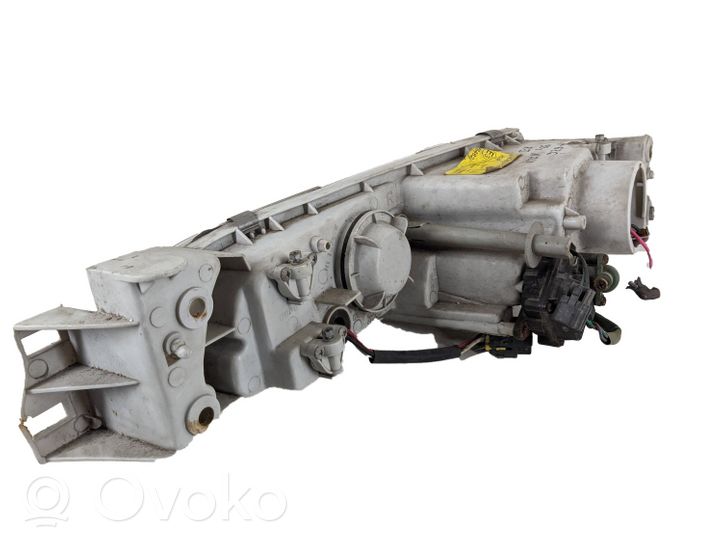 Mazda 626 Передняя фара 402161120