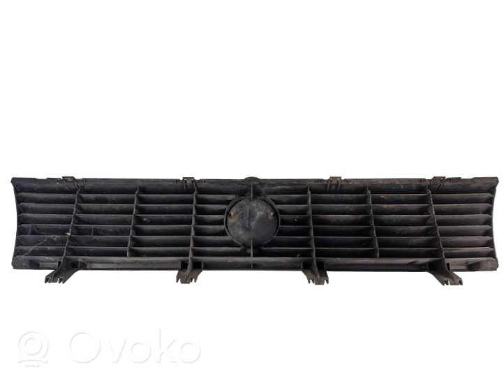 Volkswagen PASSAT B2 Maskownica / Grill / Atrapa górna chłodnicy 321853653K