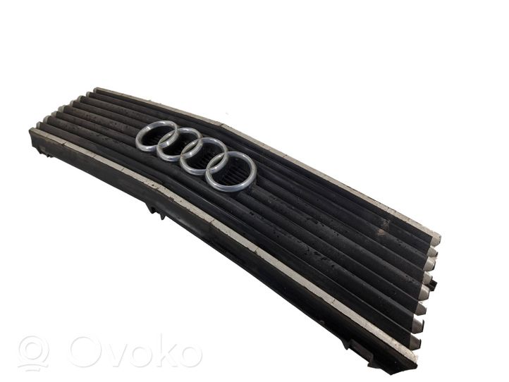 Audi 100 200 5000 C3 Griglia superiore del radiatore paraurti anteriore 443853655D