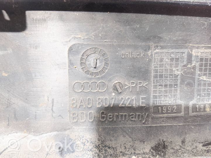 Audi 80 90 S2 B4 Moulure de pare-chocs avant 8A0807221E