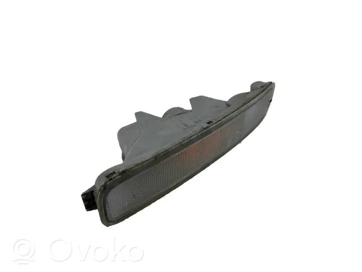 Mazda 323 F Indicatore di direzione anteriore 21061708