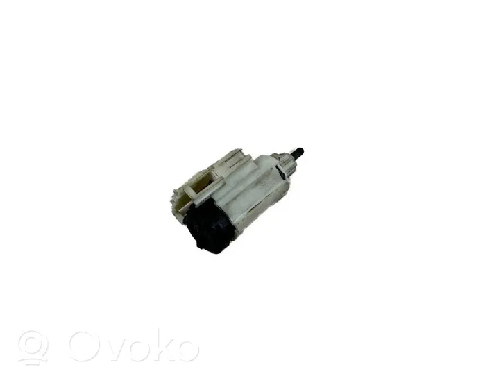 Volkswagen PASSAT B5.5 Brake pedal sensor switch 8E0927189B