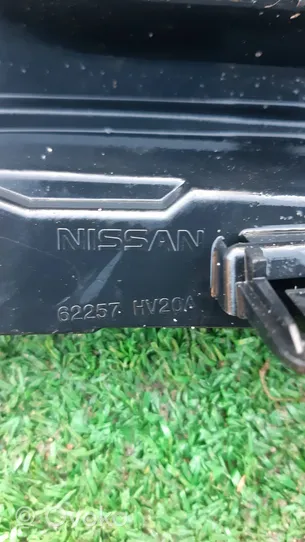 Nissan Qashqai Grotelės apatinės (trijų dalių) 62257HV20A