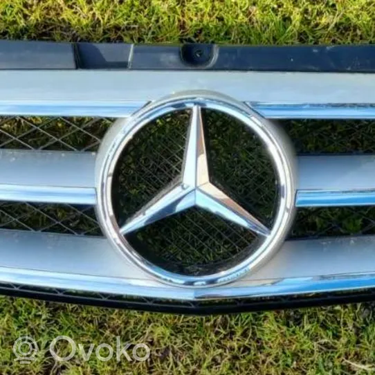 Mercedes-Benz Vito Viano W639 Передняя решётка A6398800083