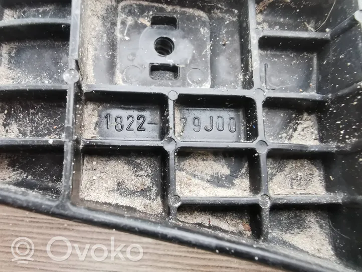 Suzuki SX4 Takapuskurin kannake 71822-79J00