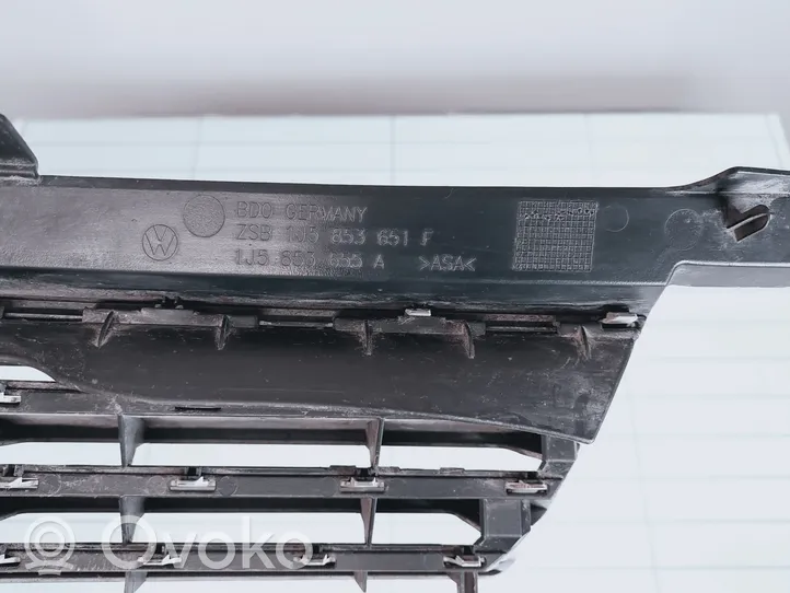 Volkswagen Bora Grille calandre supérieure de pare-chocs avant 