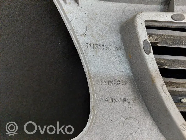 Opel Frontera B Etupuskurin ylempi jäähdytinsäleikkö 464192822