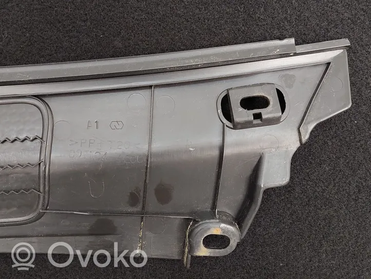 Opel Frontera B Wiper trim 897124