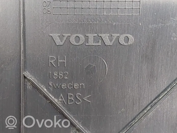 Volvo XC70 Muu vararenkaan verhoilun elementti 1882