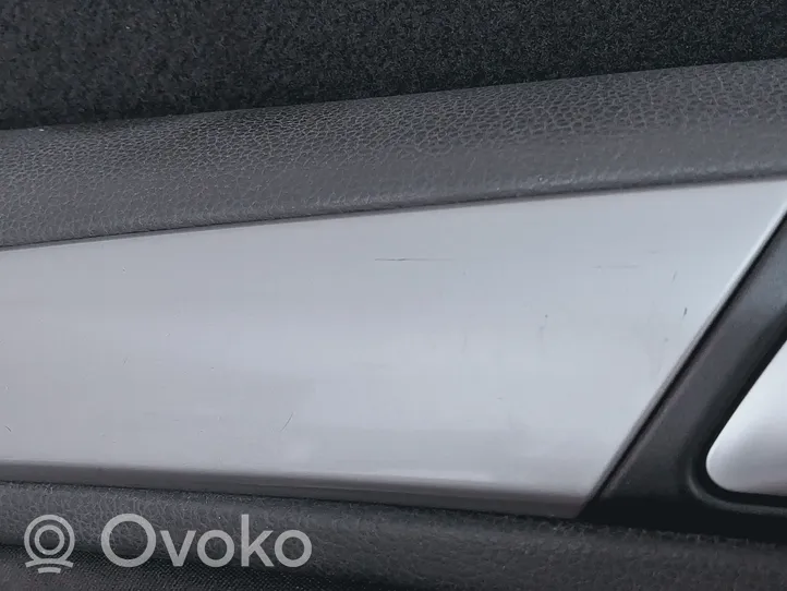 Volkswagen Golf VI Apmušimas priekinių durų (obšifke) 