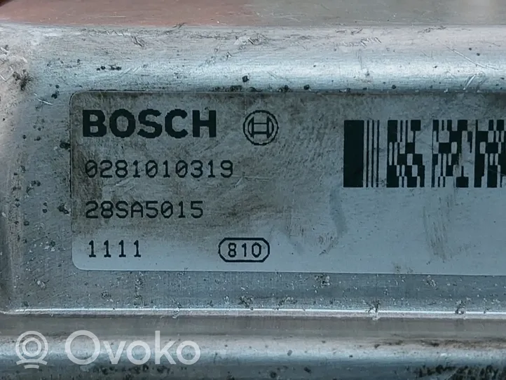 Volvo XC70 Motora vadības bloka ECU 0281010319