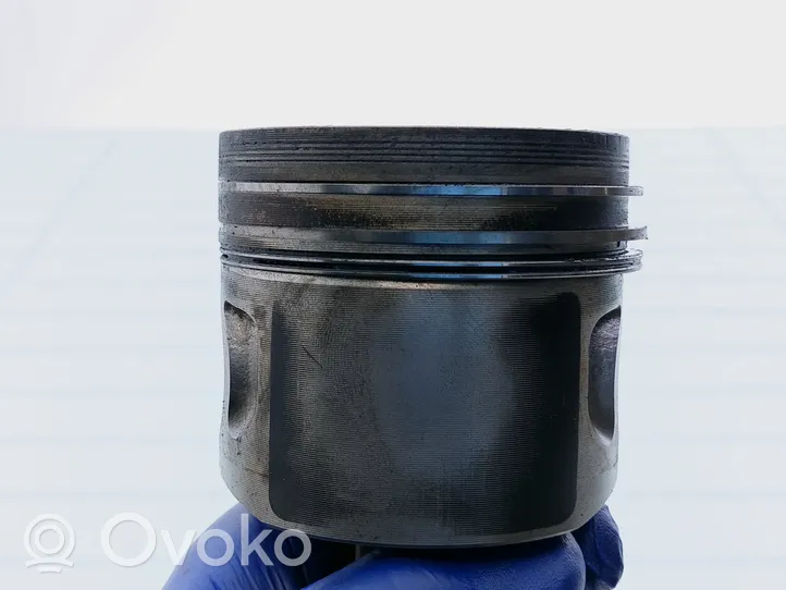 Volvo V50 Piston with connecting rod 