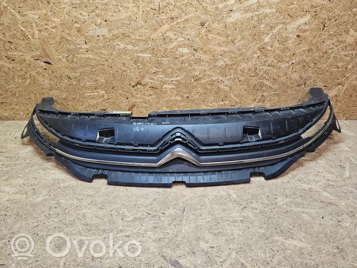 Citroen Berlingo Griglia superiore del radiatore paraurti anteriore 9816749780