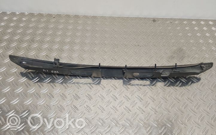 Toyota Yaris Listwa oświetlenie tylnej tablicy rejestracyjnej 768010D170