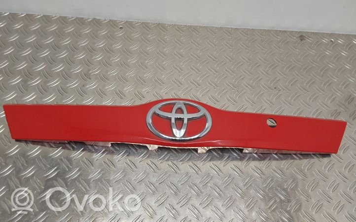 Toyota Verso-S Takaluukun rekisterikilven valon palkki 7680152200
