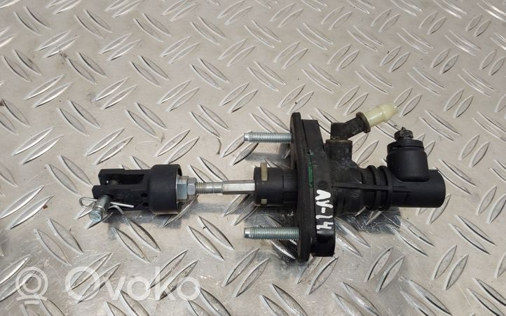 Toyota Avensis T270 Główny cylinder sprzęgła 3142002031