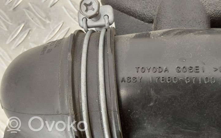 Toyota Prius+ (ZVW40) Ilmanoton kanavan osa 1788037100