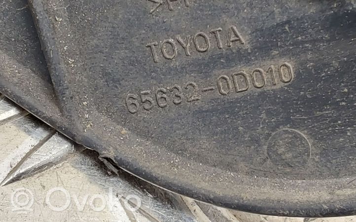 Toyota Yaris Отделка заднего порога кузова 656320D010